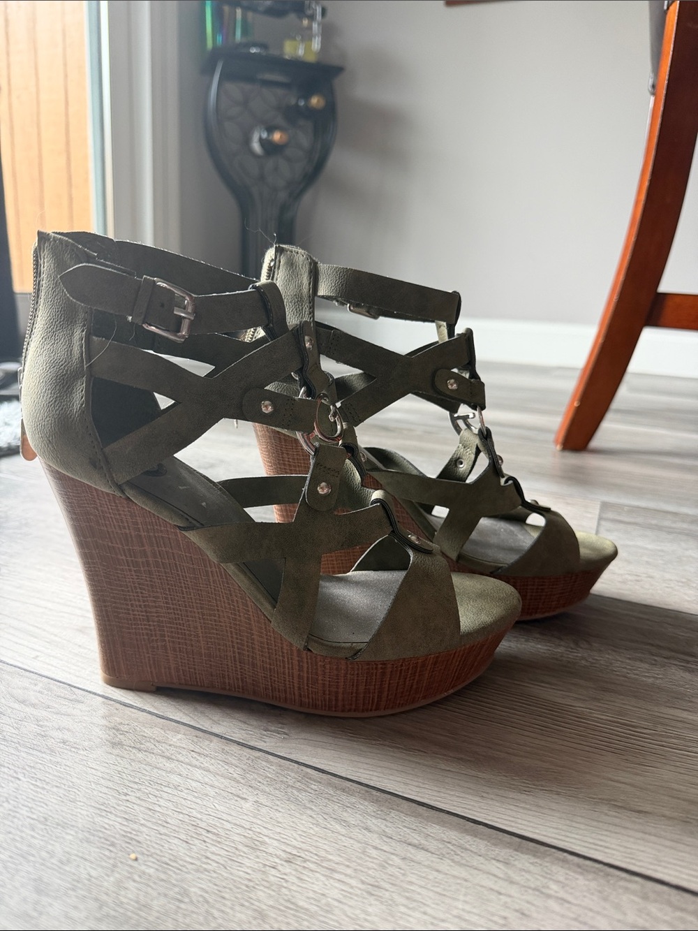 Guess Olive Green Strappy Wedge Sandals - Women 7.5